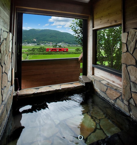 Yufuin Onsen Hotel Poppoan