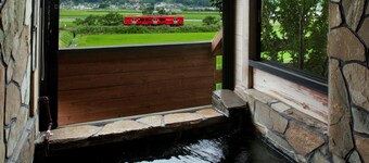 Yufuin Onsen Hotel Poppoan