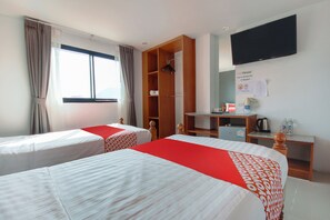Superior Twin Room | In-room safe, desk, free WiFi - OYO 861 Patong Dynasty Hotel (Patong)