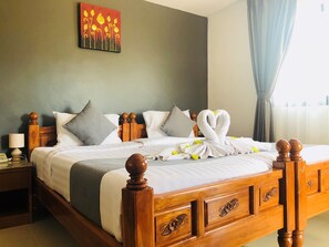 Suite, 1 kamar tidur | Brankas, meja kerja, dan Wi-Fi gratis