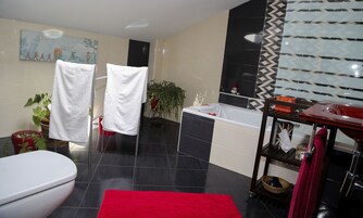 Habitación doble superior, baño privado, vistas al jardín (Hb Db Superior) | Interior