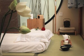 面部护理、脚底按摩