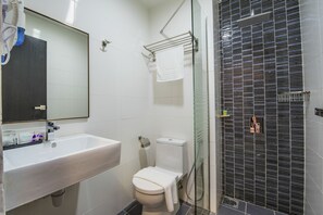 Premier Twin | Bathroom