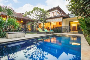 Outdoor pool, sun loungers