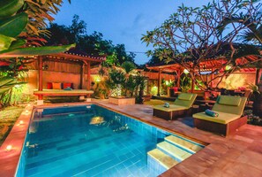 Outdoor pool, sun loungers
