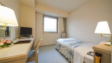 1 bedroom, desk, free WiFi, bed sheets