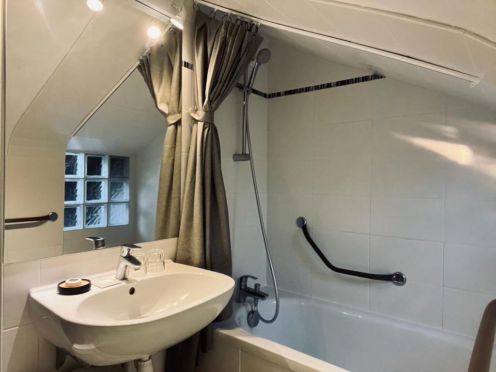 comfort room | bathroom | free toiletries, hair dryer, towels