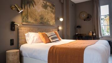 Deluxe Double Room, 1 Bedroom | Premium bedding, in-room safe, desk, laptop workspace