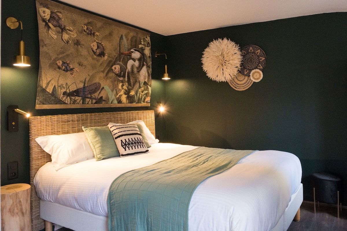 superior double room, garden area | premium bedding, in-room safe, desk, laptop workspace