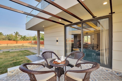 Goverdhan Greens Resort Dwarka