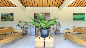 Sarapan pesanan masak setiap hari (IDR 100000.00 seorang)