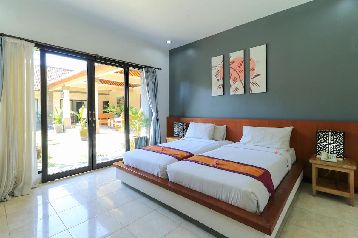 Premium Twin Room, 1 Bedroom | Minibar, in-room safe, desk, WiFi (free)