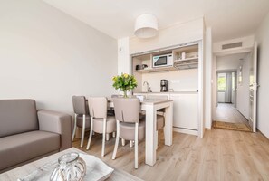 Family Apartment, 1 Bedroom | Private kitchen | Fridge, microwave, stovetop, dishwasher - Evancy La Brise des Dunes (Bray-Dunes)
