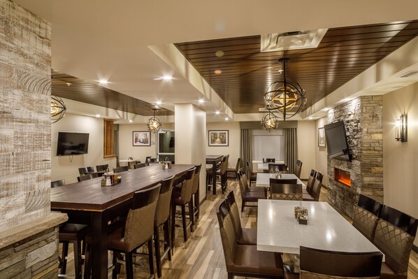 Free daily on-the-go breakfast  - Ramada by Wyndham Revelstoke (Revelstoke)