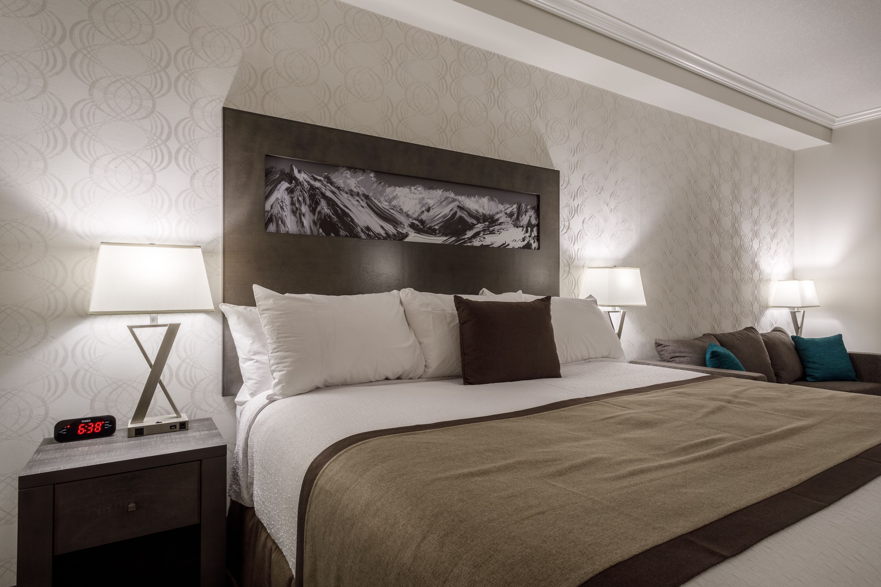 room, 1 king bed, non smoking | in-room safe, desk, laptop workspace, soundproofing