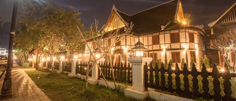 Front of property – evening/night