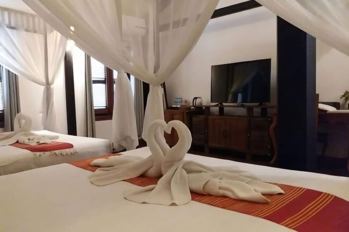 Premium bedding, minibar, in-room safe, desk