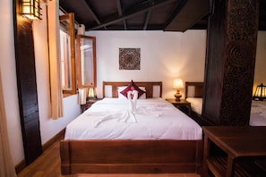 Deluxe Twin Room - Royal Peacock Boutique Hotel (Luang Prabang)