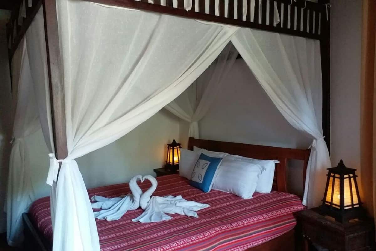 Classic Double Room, 1 King Bed | Premium bedding, minibar, in-room safe, desk