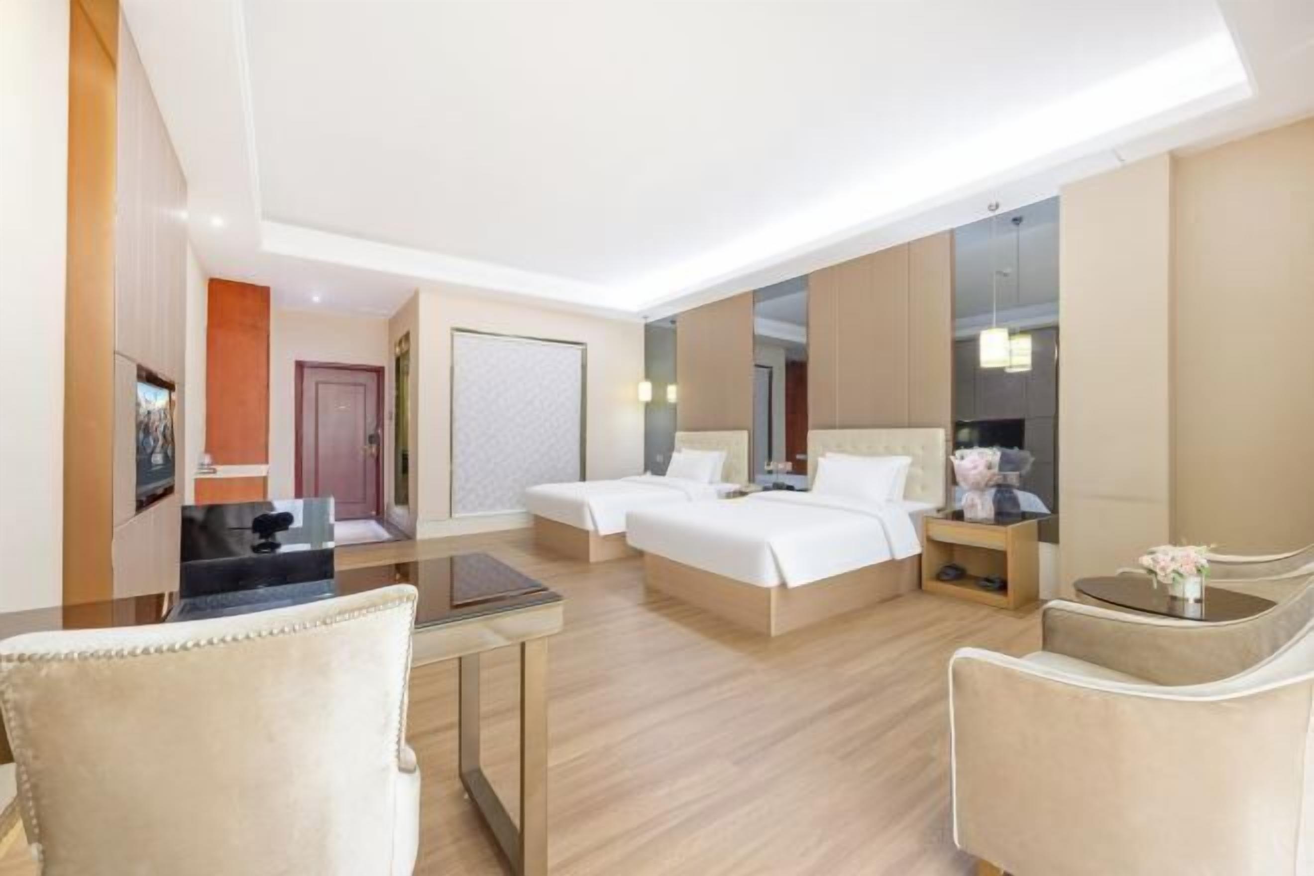 Premium bedding, minibar, in-room safe, desk