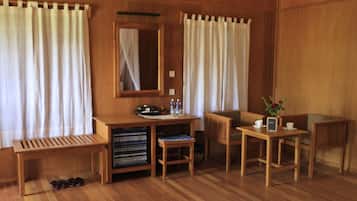 Garden Villa | Minibar, in-room safe, desk, free WiFi