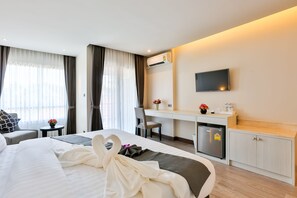 In-room safe, desk, soundproofing, free WiFi - Rung Aroon Hotel By Le Siri (Chiang Mai)