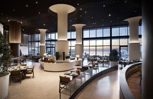 Daily buffet breakfast (KRW 58000 per person)