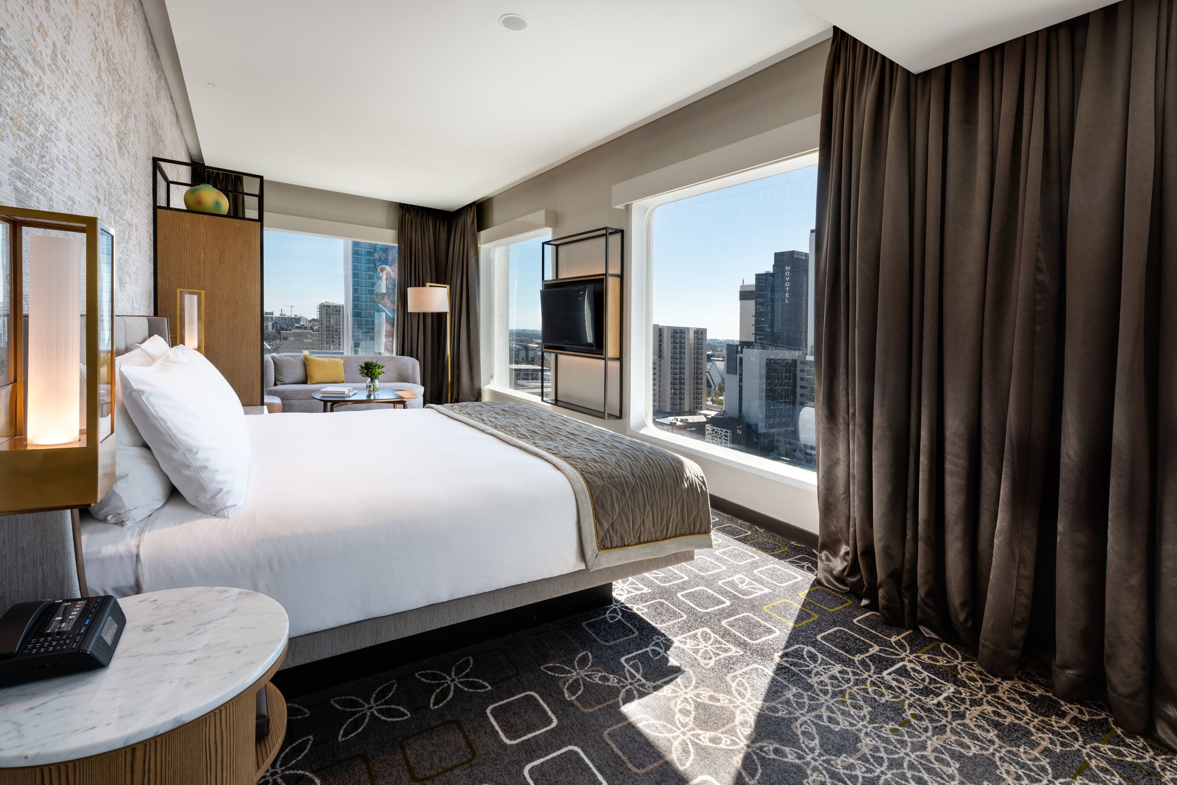 junior suite, 1 king bed, club lounge access, city view (cityscape view) | city view