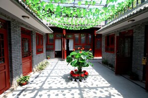 Property grounds - Zhantan Courtyard Hotel (Beijing)