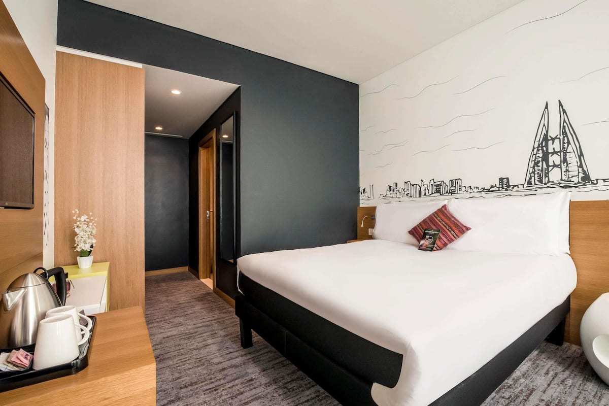 1 bedroom, in-room safe, desk, soundproofing