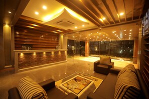 Reception - Lee Crysstal (Tirupporur)