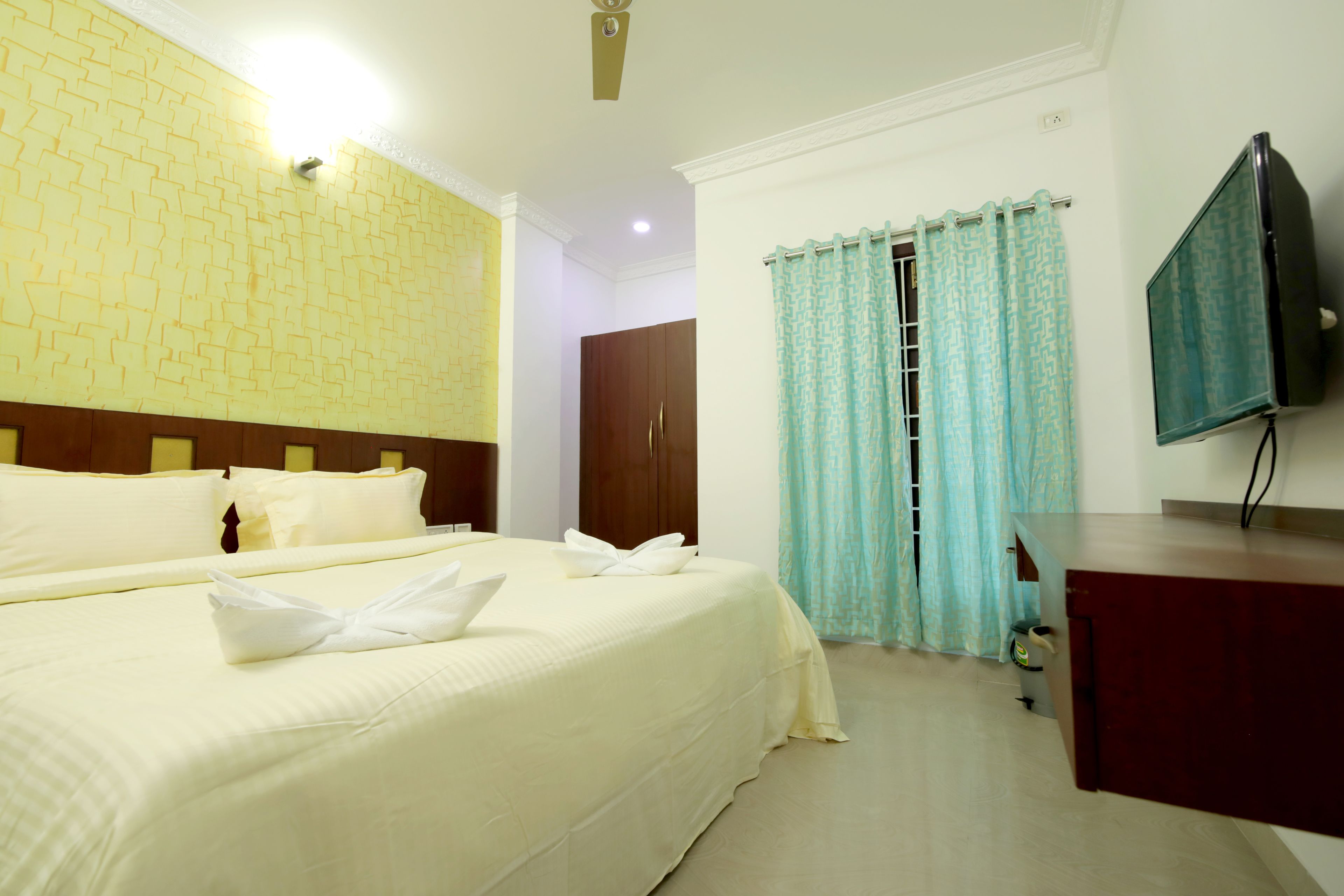 Country Club Lee Crysstal