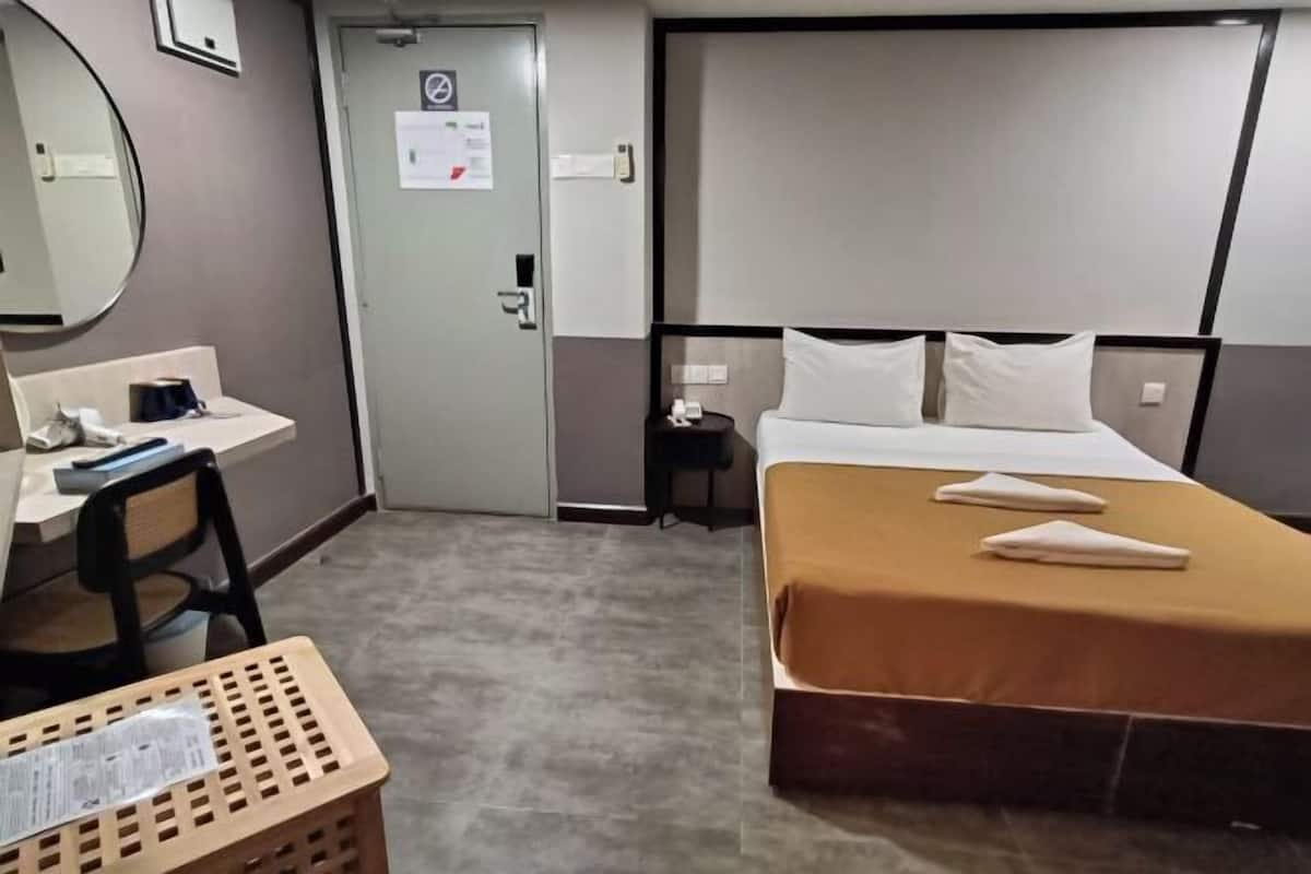 Desk, iron/ironing board, free WiFi