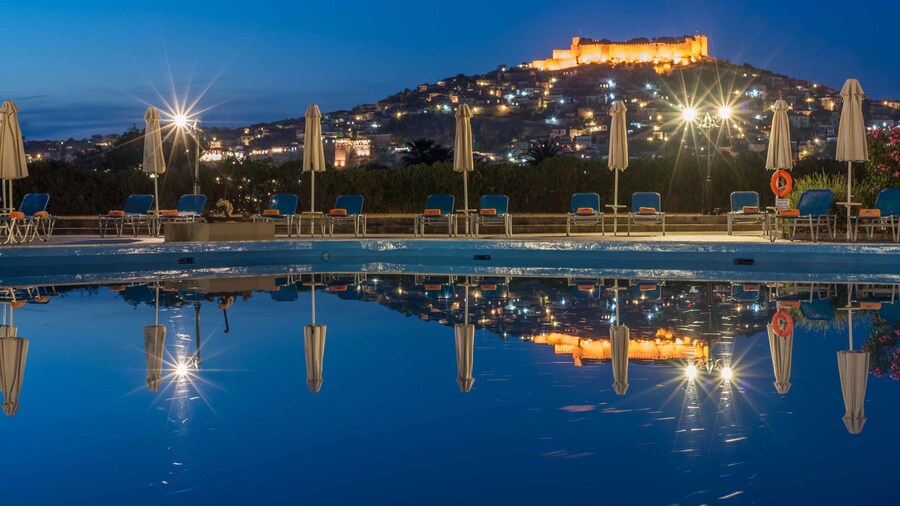 Delfinia Hotel & Bungalows