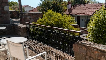 Bungalow estándar, vista al jardín | Terraza o patio