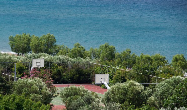 Basketball court - Hotel Delfinia (Lesvos)