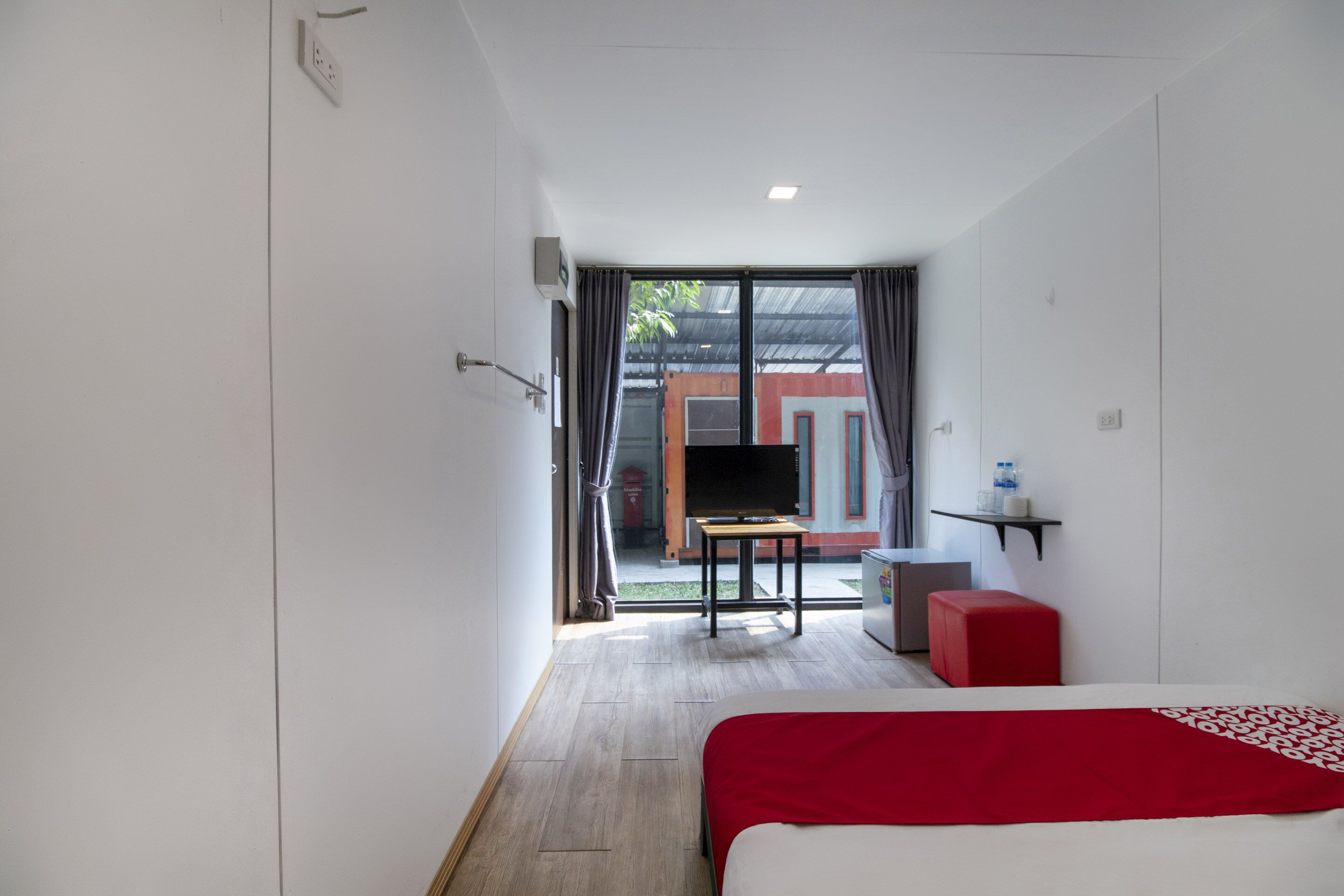 standard double room | desk, free wifi, bed sheets