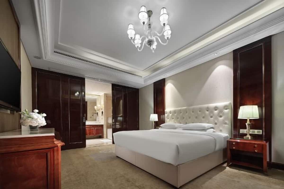 Minibar, in-room safe, desk, blackout curtains