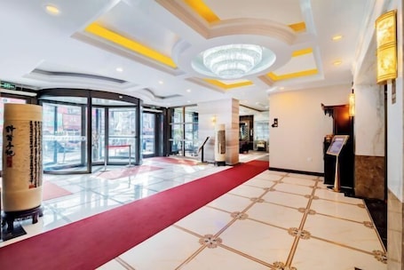 Vestíbulo. Elong Wanguo Hotel (Liaoyuan Railway Station Traditional Chinese Medicine Hospital)