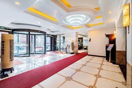 Elong Wanguo Hotel (Liaoyuan Railway Station Traditional Chinese Medicine Hospital)