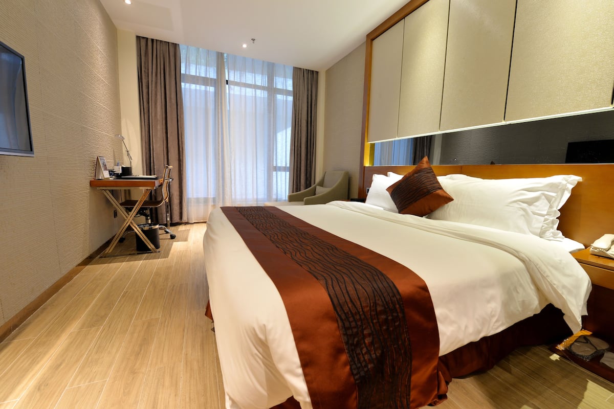 Double Room | Desk, iron/ironing board, free WiFi