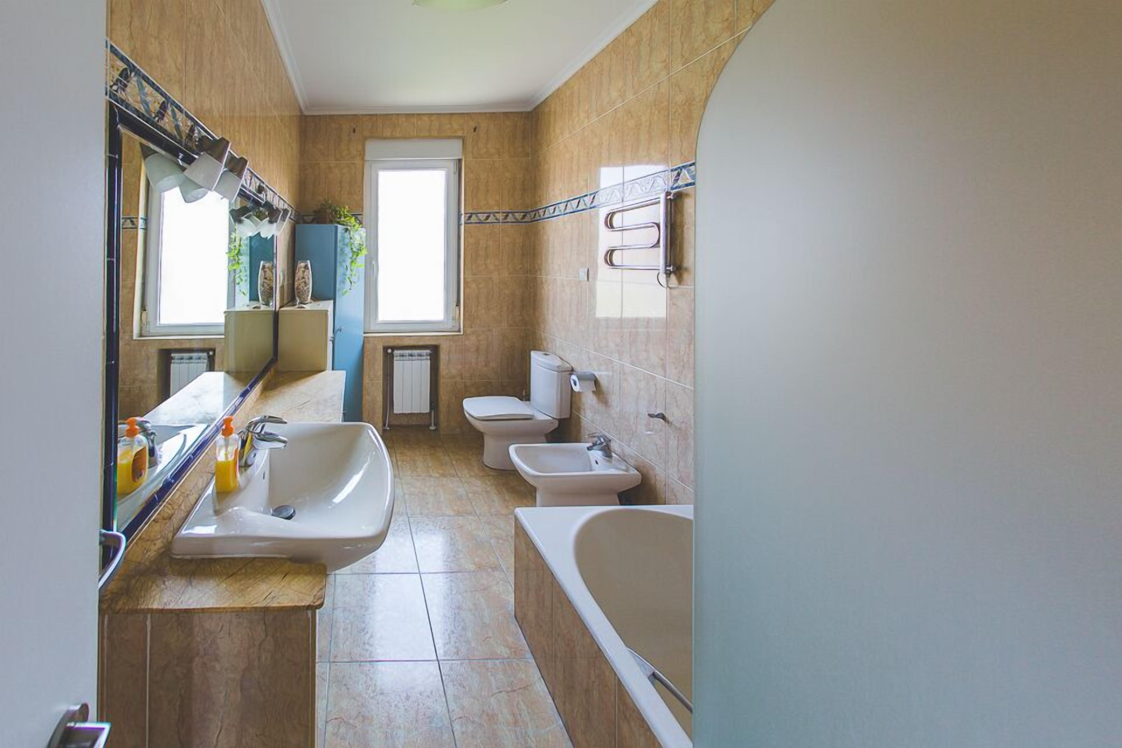 Slaapzaal, gemengd | Badkamer | Gratis toiletartikelen, een haardroger, handdoeken