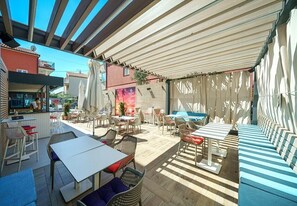 Terrace/patio - Hotel Stella Maris (Vodice)