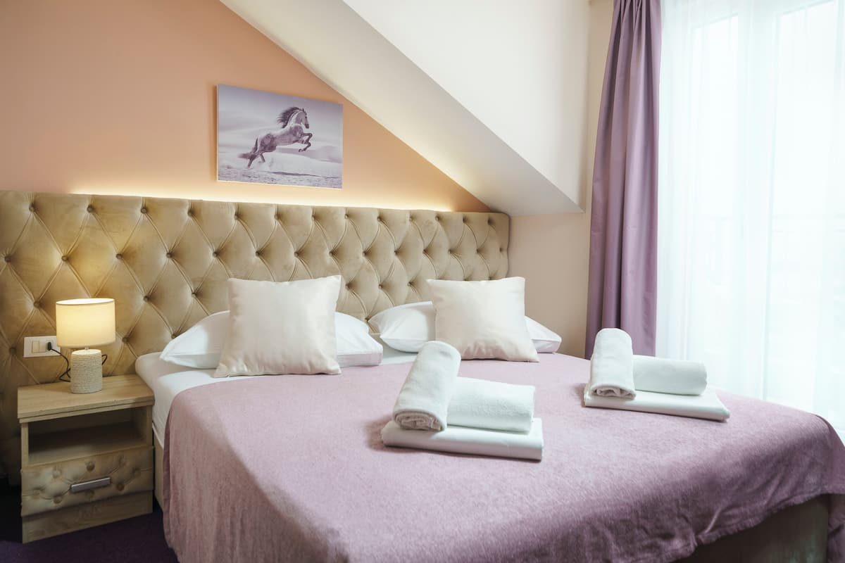 double or twin room, balcony | hypo-allergenic bedding, minibar, in-room safe, desk