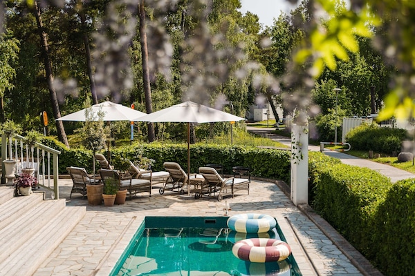 Sesongbasert utendørsbasseng