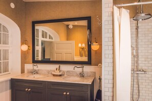 Designer toiletries, hair dryer, slippers, towels - Villa Strandvägen (Ystad)