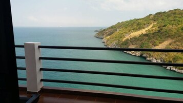 Deluxe Room | Rollaway beds, free WiFi