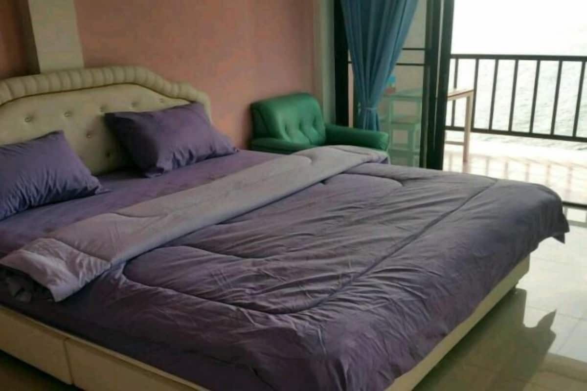 Rollaway beds, free WiFi