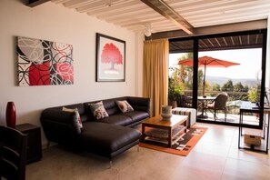 Villa, 2 habitaciones | Ropa de cama de alta calidad y decoración personalizada