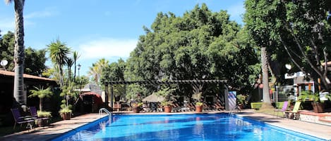 屋内プール、2 つの屋外プール